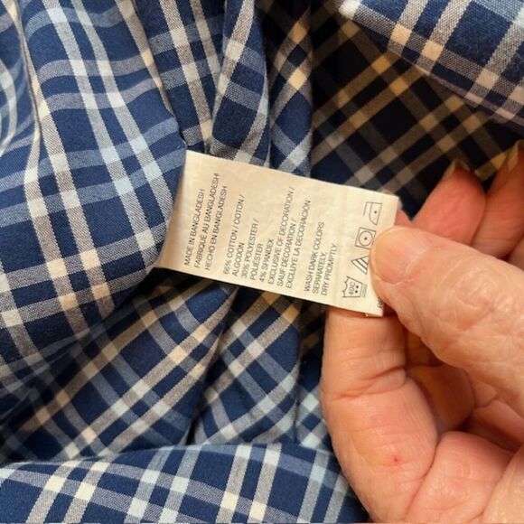 IZOD Men's Non-Iron Stretch Button Down Shirt Navy Blue Checkered Size Small - Picture 7 of 9